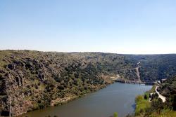 Back to Spain: the gorge carved by the Douro river