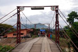 The bridge that links Vang Vieng and the caves