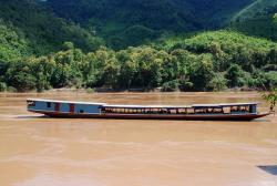 The type of boat we'll take to Huay Xai